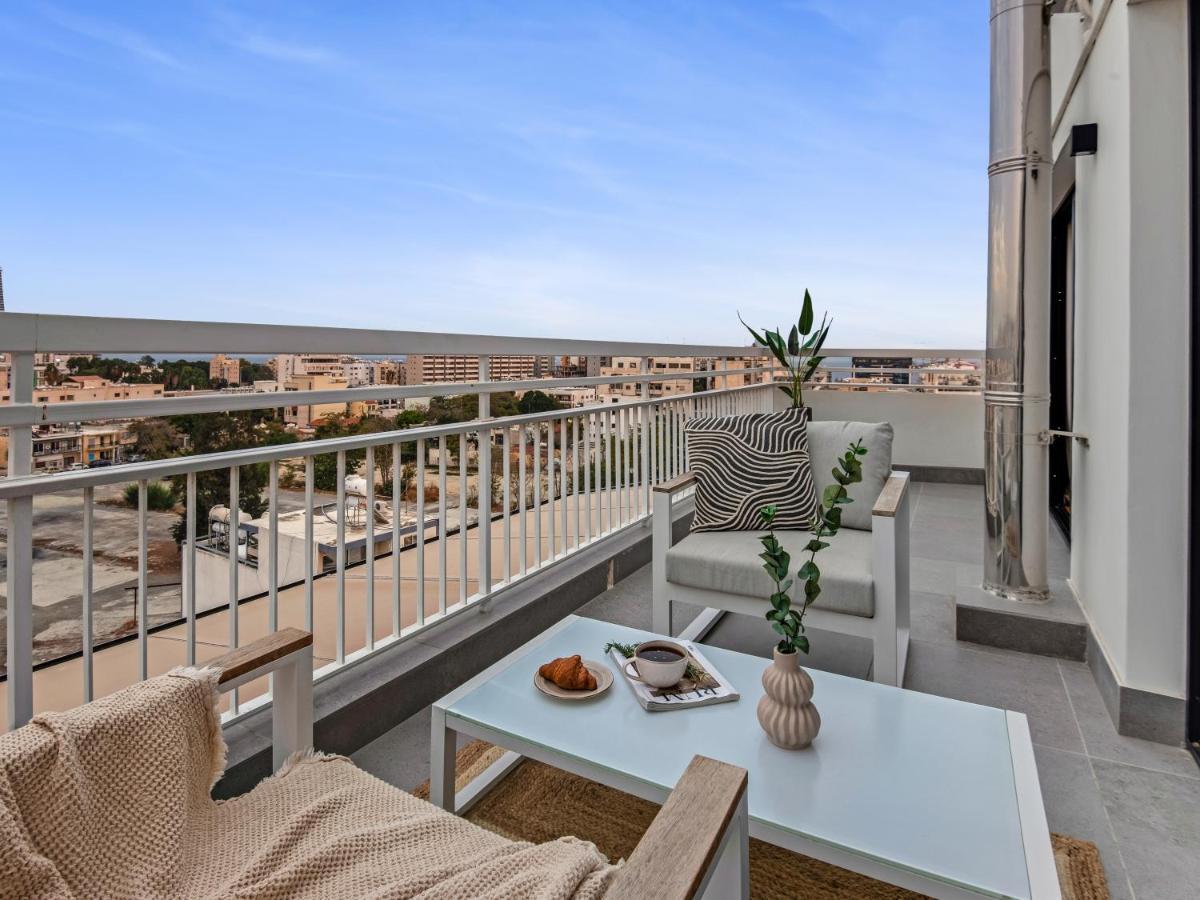 Sanders Coral Court Penthouse - Cute 3-Bedroom Apartment With Balcony Limasol Dış mekan fotoğraf