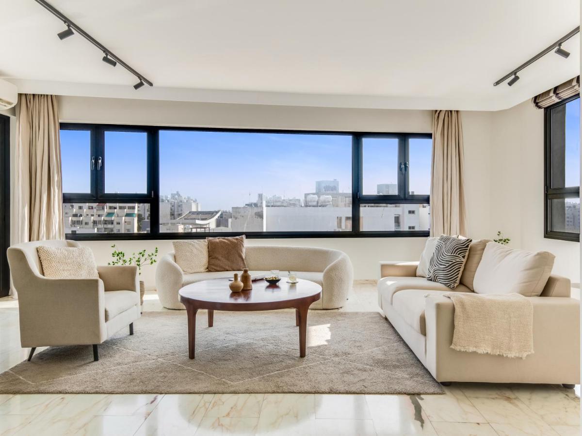Sanders Coral Court Penthouse - Cute 3-Bedroom Apartment With Balcony Limasol Dış mekan fotoğraf