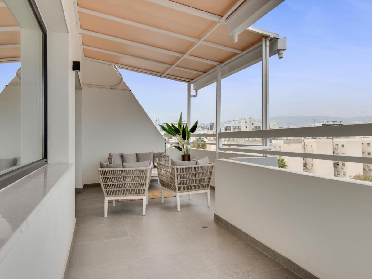 Sanders Coral Court Penthouse - Cute 3-Bedroom Apartment With Balcony Limasol Dış mekan fotoğraf